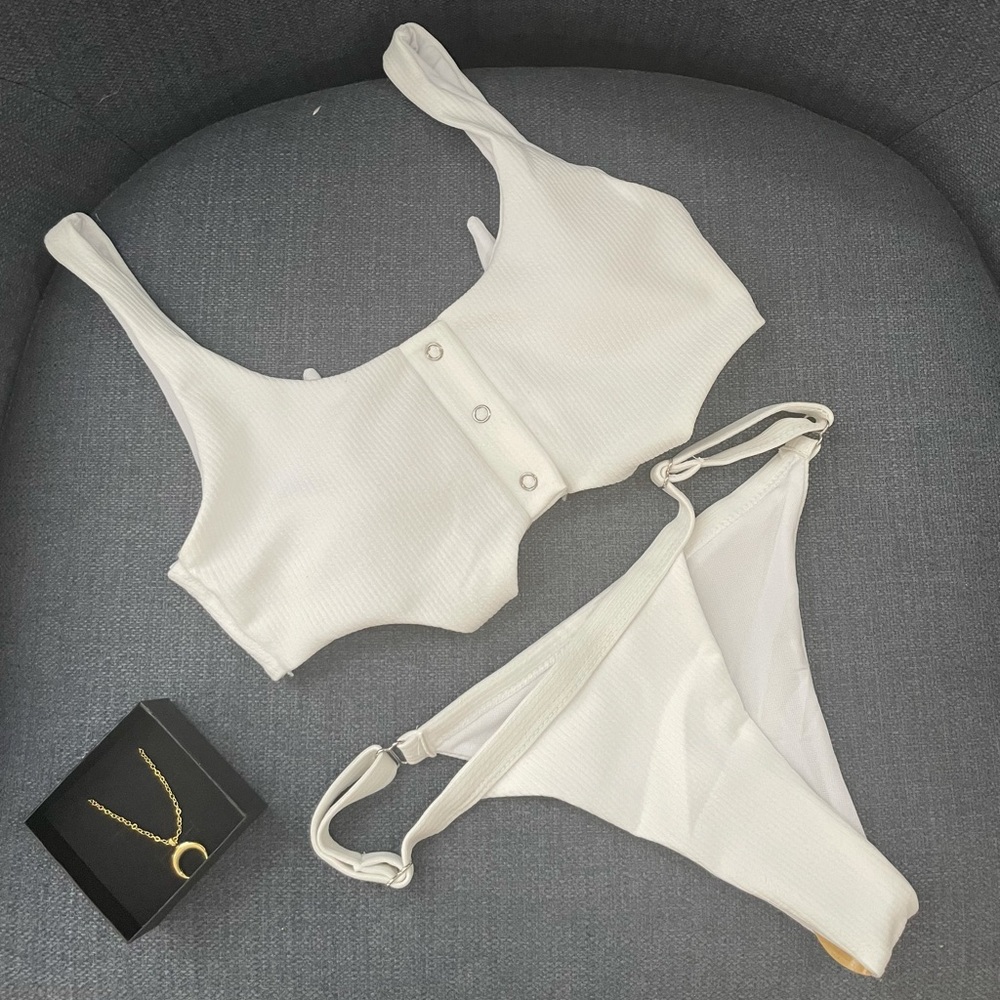 Buttoni- SANDFLAIR Snowy White Bikini Set